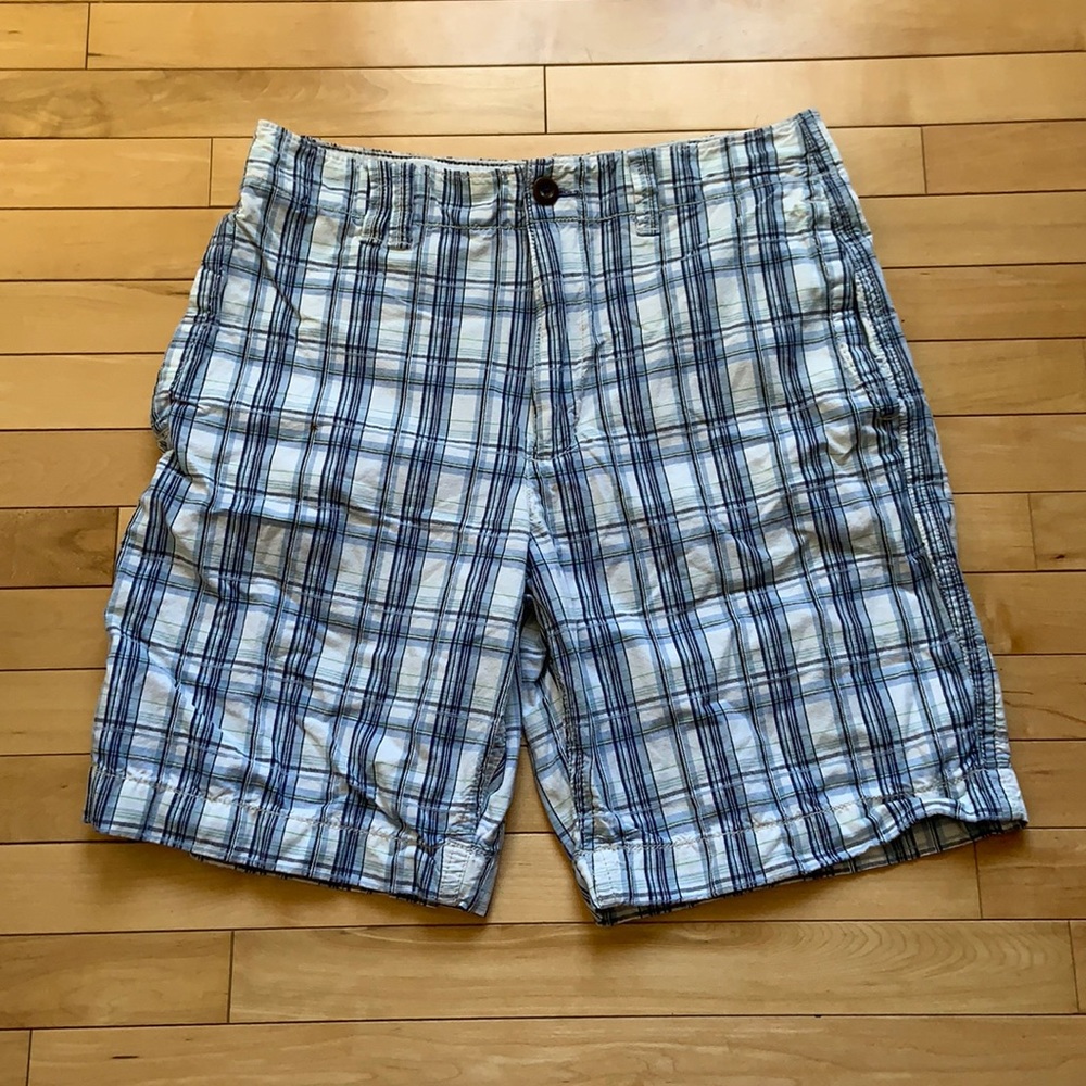 Men’s American Eagle shorts, size 34